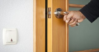 Установка дверей Сарапул цена от 1328 руб.